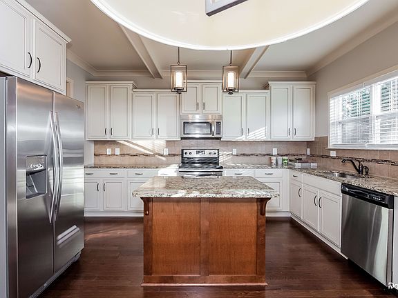 3rd image of 4237 Wedge Dr