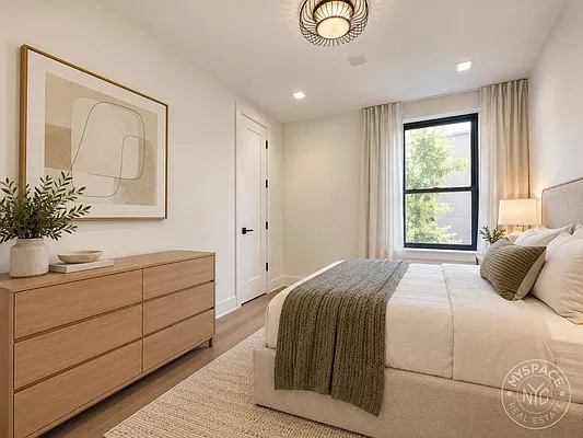 Bedroom, photo 1