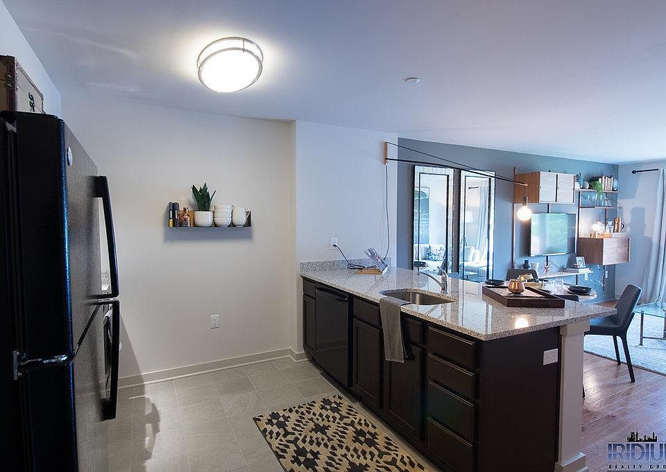 1st image of 550 Central Ave #1