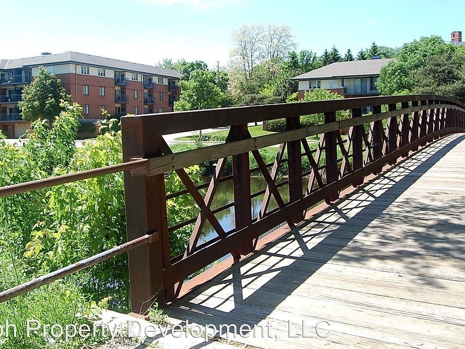 1st image of 810 Riverwalk Dr APT 208