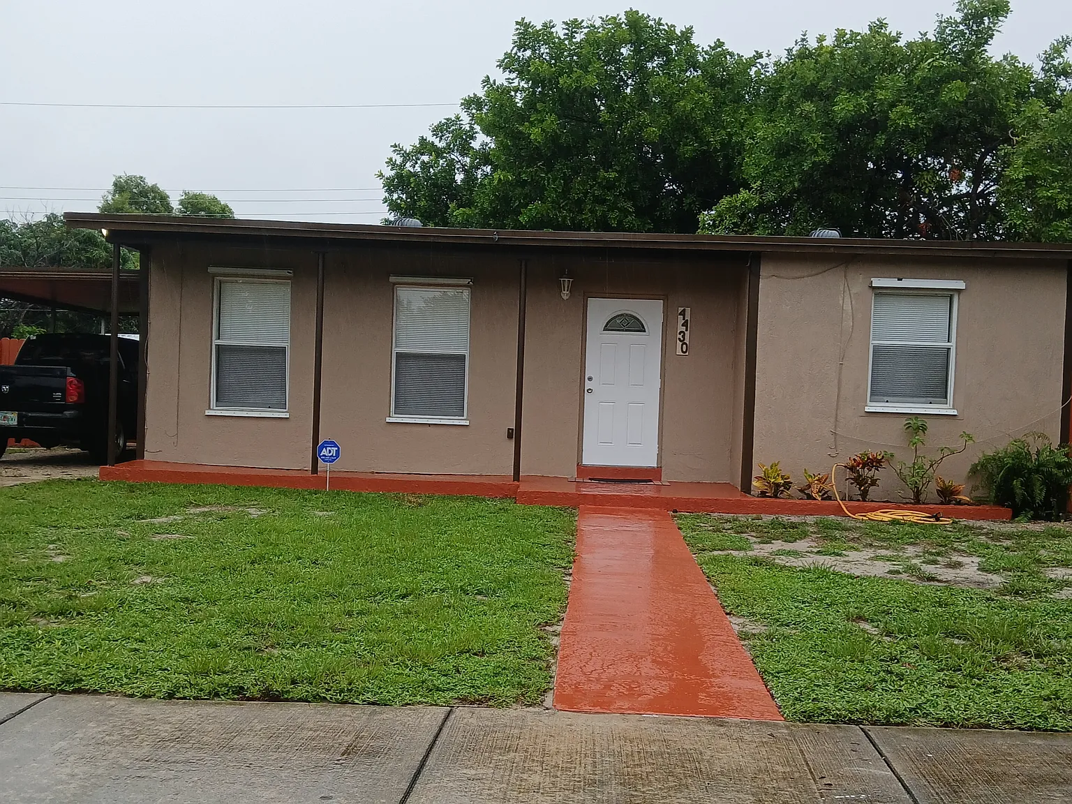 3 bed, 1000 sqft, $2,500 — Photo 1