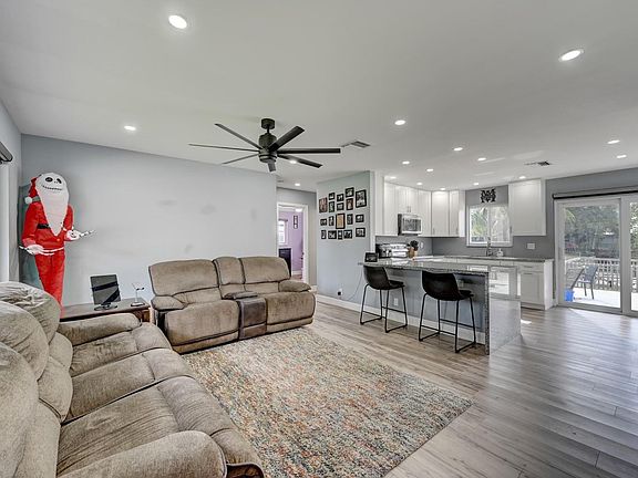 2nd image of 2610 SW 51st Court