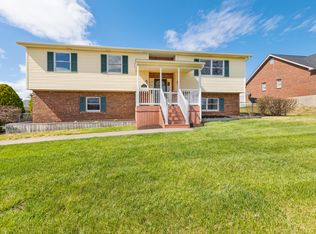 317 Eagle Dr, Lawrenceburg, KY 40342