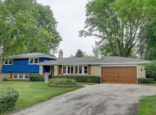 18325 Harvest Ln, Brookfield, WI 53045