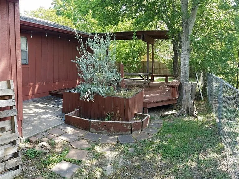 1111 Dexter Drs — Photo 13