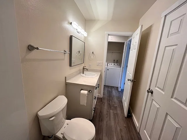 607 S 152nd St #15 — Photo 14