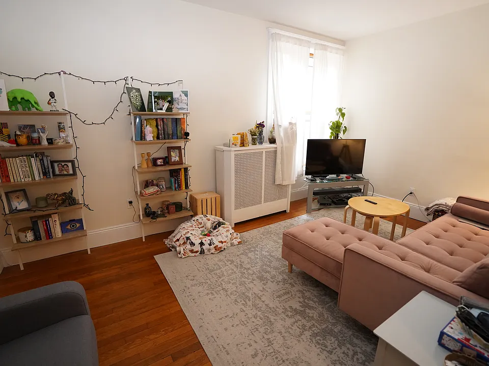 33 Dwight St #4