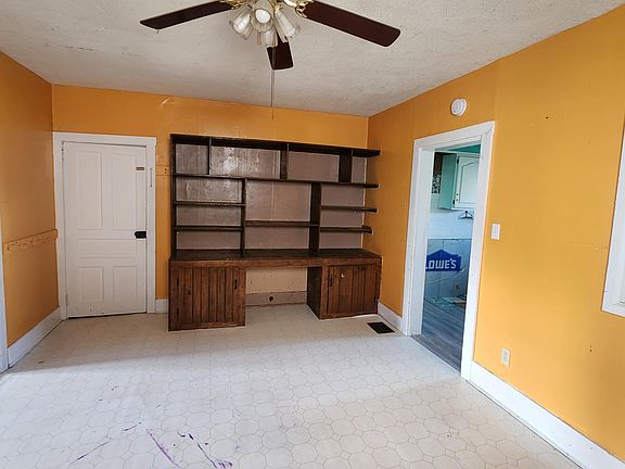 5th image of 219 Poplar St