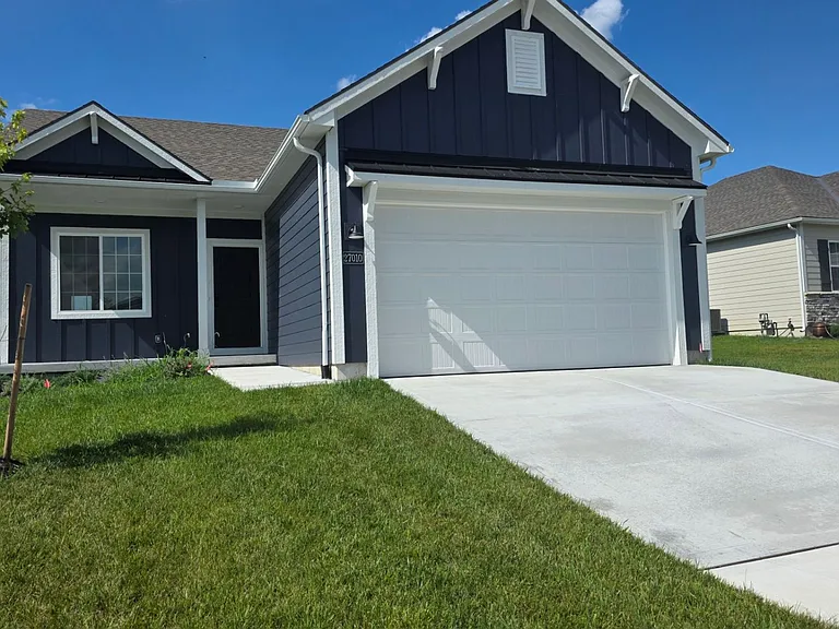 27010 E Dogwood Ln — Photo 2
