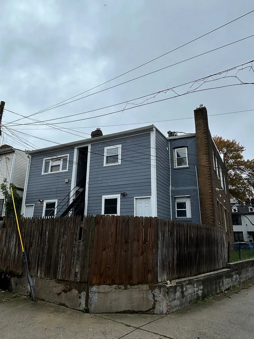1104 Queen St. NE — Photo 4