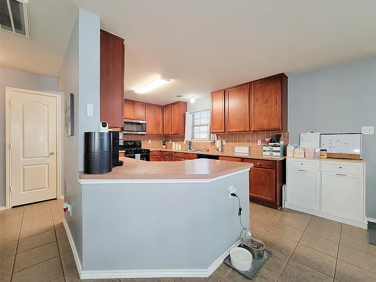 18235 Valebluff Ln — Photo 9