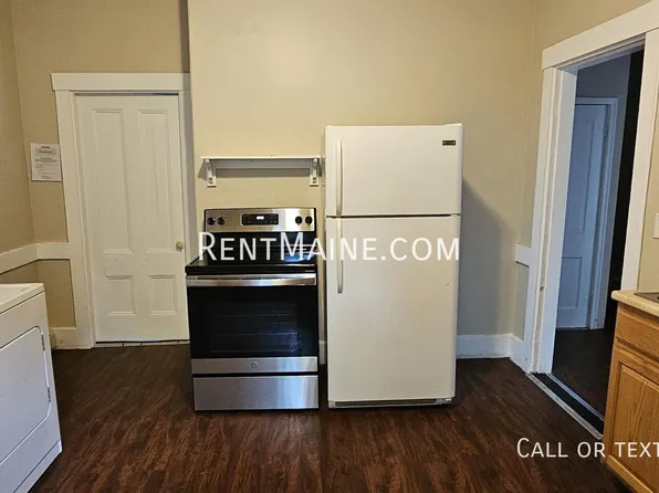 4 Church St #1, Richmond, ME 04357