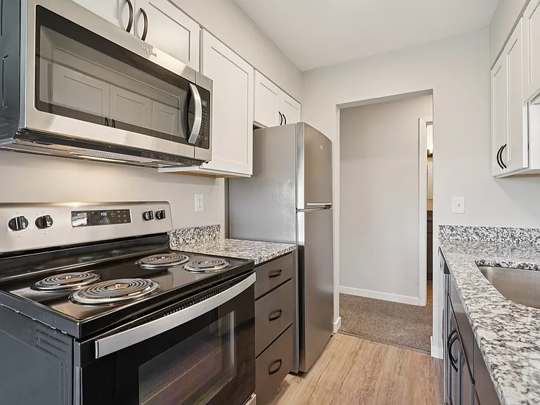 Lydia Rose Apartments — Photo 27