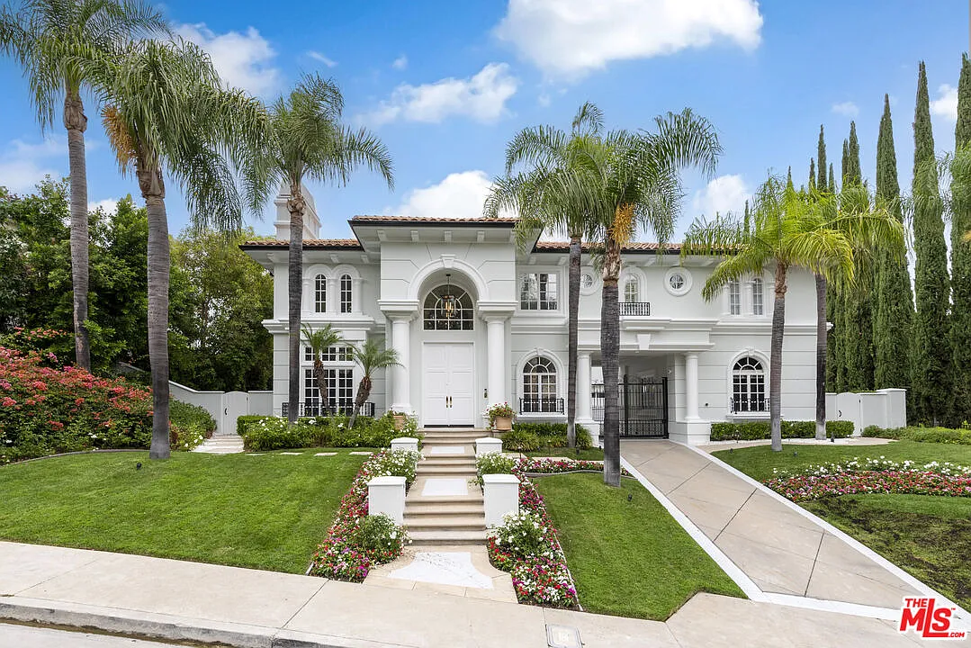 6 bed, 7.5 bath, 6399 sqft, $19,995 — Photo 3