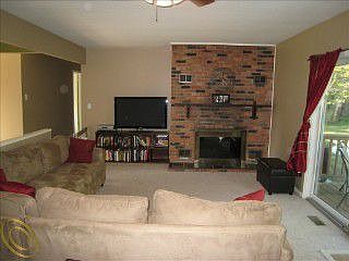 3rd image of 46620 Glastonbury Dr