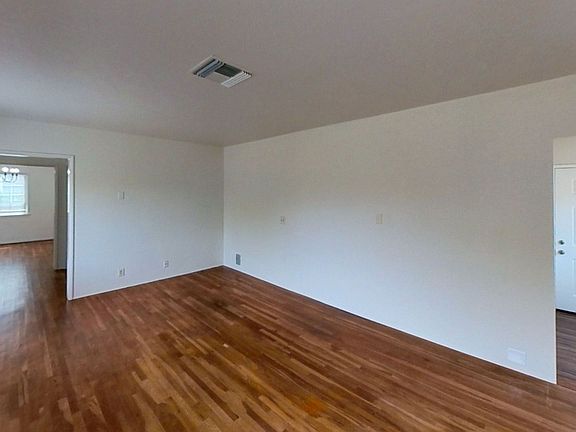 4th image of 1316 College Ave