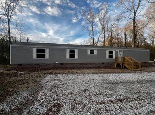 28 Shady Cir, Royston, GA 30662