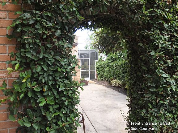 4th image of 2604 Applewood Dr