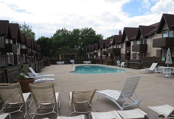 3rd image of 6222 Robinson St APT 1