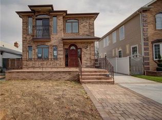 8055 267th St, Queens, NY 11004