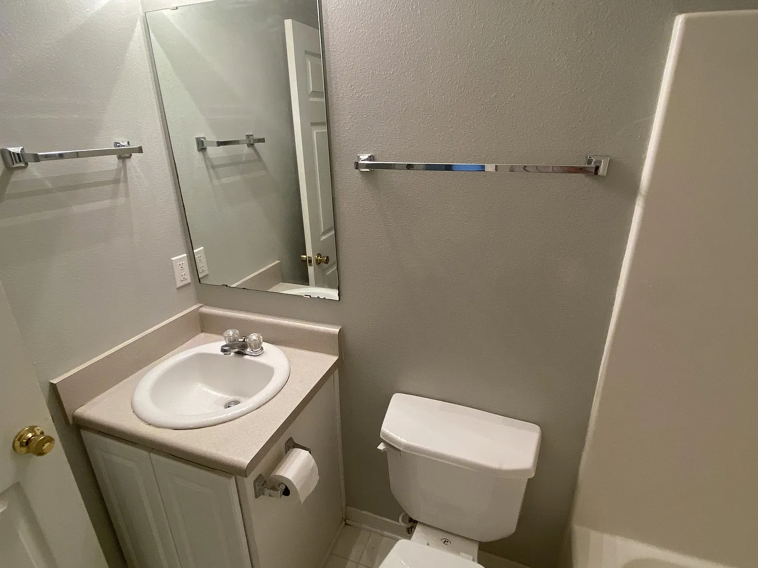 Chinaberry Court 10340 - 1 — Photo 3