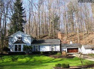 476 Riverview Rd, Gates Mills, OH 44040