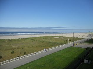 341 10th Ave, Seaside, OR 97138