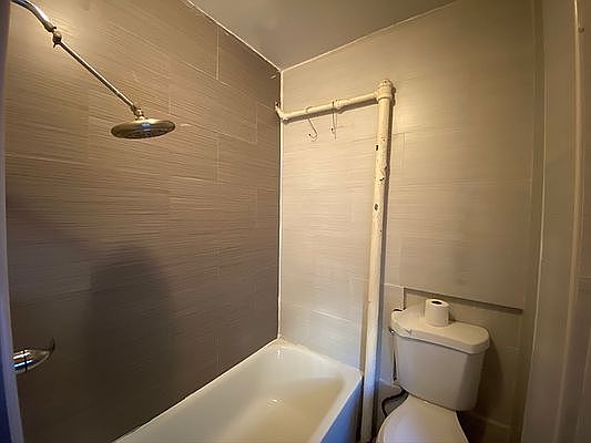 2nd image of 552 Lincoln Pl #1E