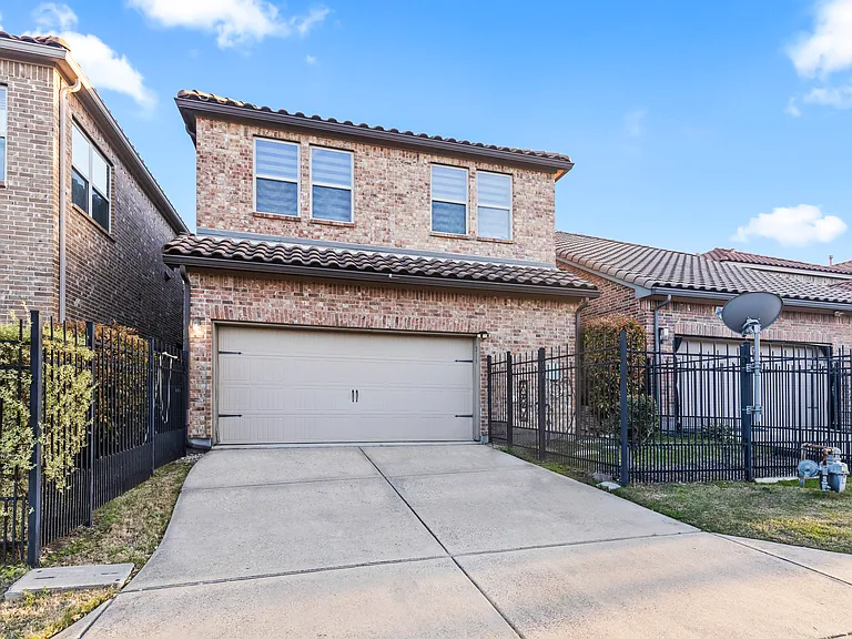 215 Palacio St — Photo 30