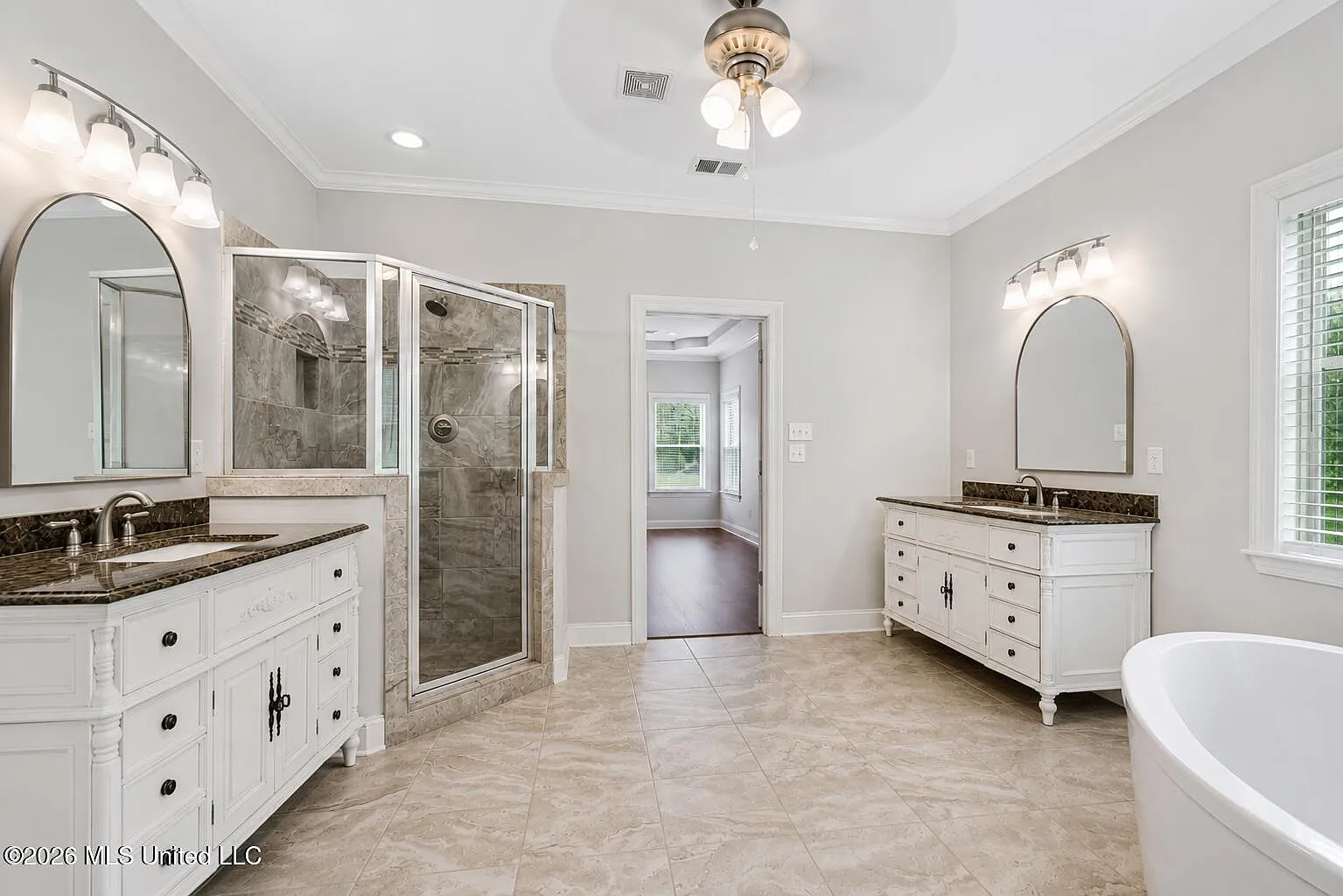 6 bed, 3.5 bath, 4247 sqft, $3,850 — Photo 4