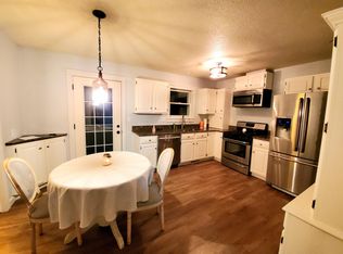 1374 W Hiawatha Dr, Appleton, WI 54914