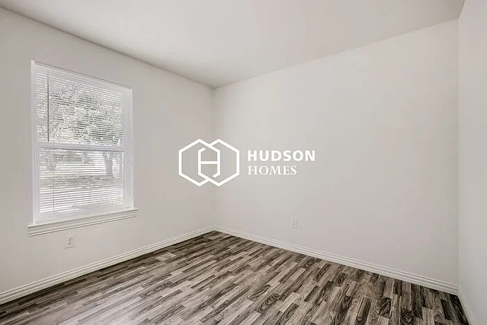 1221 N Whitten Ave — Photo 9