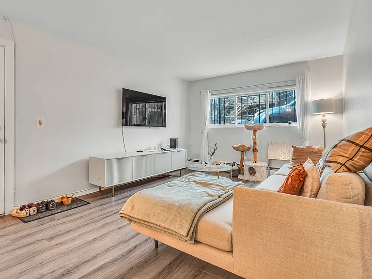 416 Belgrade Ave #6 — Photo 6