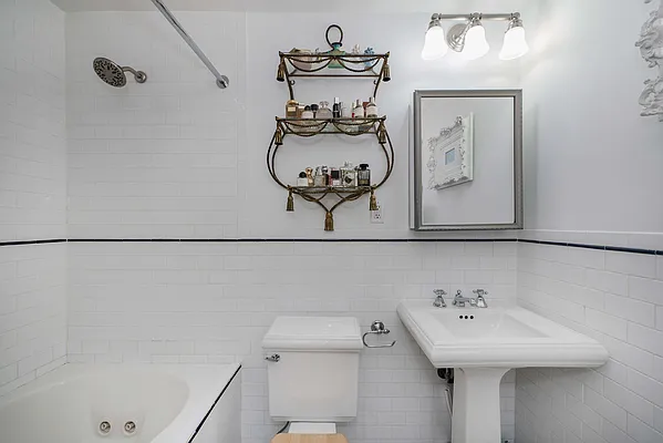 Sold by BSRG Realty | media 6