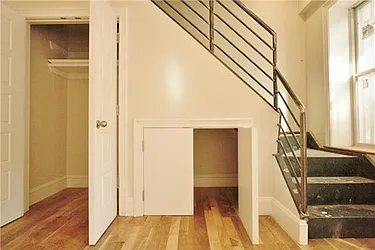 Rented by R New York