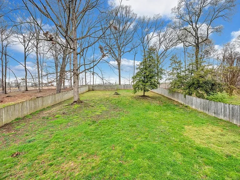 2532 Beechwood Ln — Photo 4