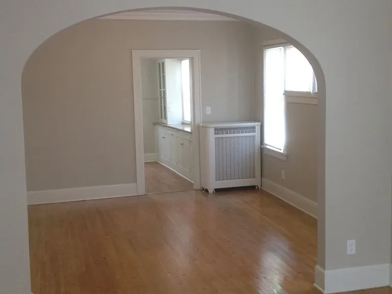 325 Litchfield Ave SE — Photo 4