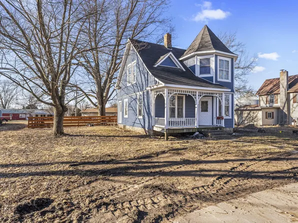 839 Franklin St, Wapello, IA 52653