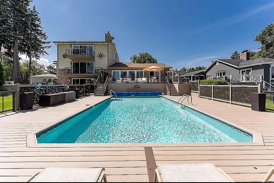1st image of 840 Mona Ln