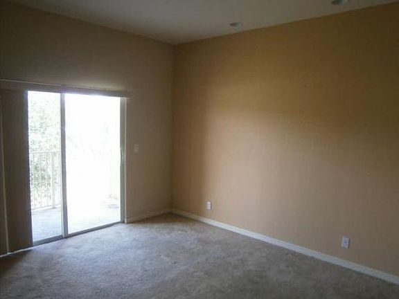 4th image of 3014 Grandiflora Drive #1201