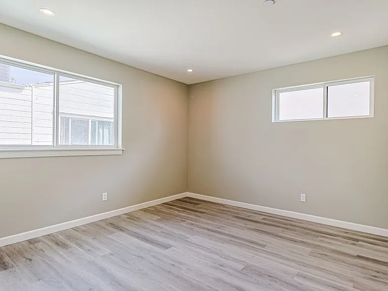 5261 Harmony Ave — Photo 29