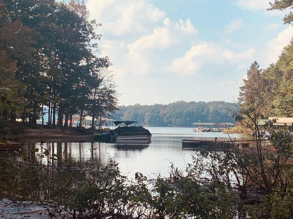 234 Lake View Dr, Lavonia, GA 30553