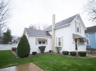 208 N Line St, South Whitley, IN