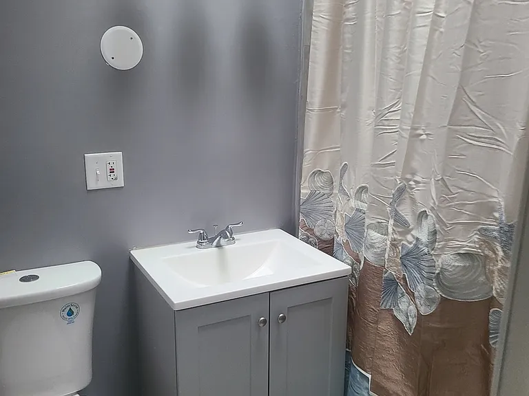 336 Oakwood St — Photo 7