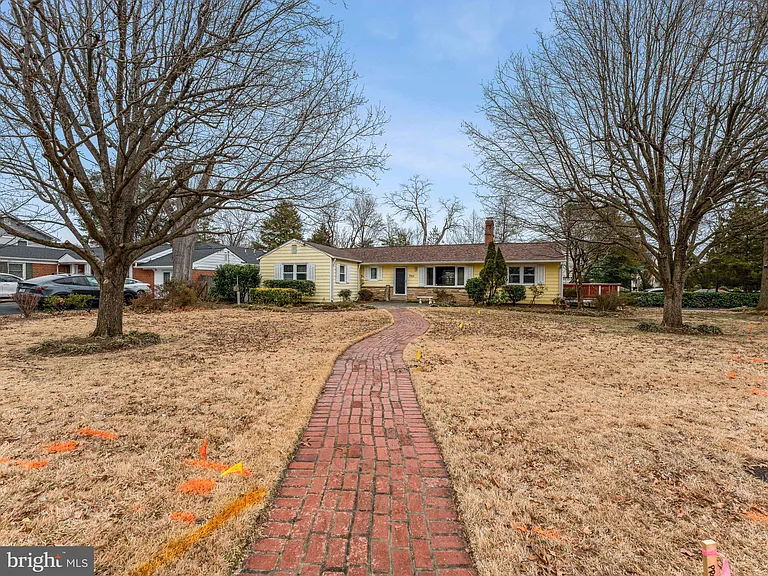 3503 Maple Ct — Photo 2