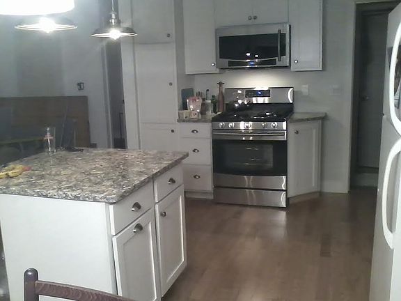 2nd image of 14904 Lakeshore Dr