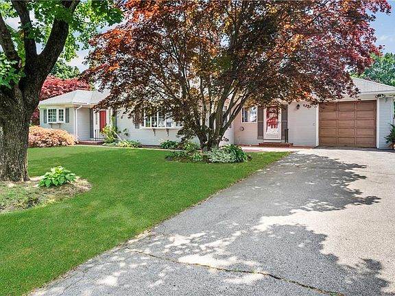 3rd image of 117 Woodstock Ln