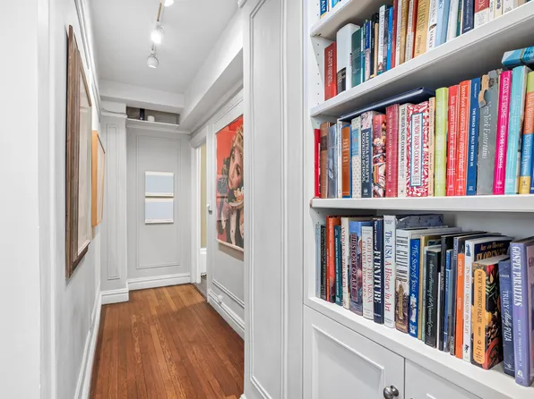 390 Riverside Drive image 7 of 12