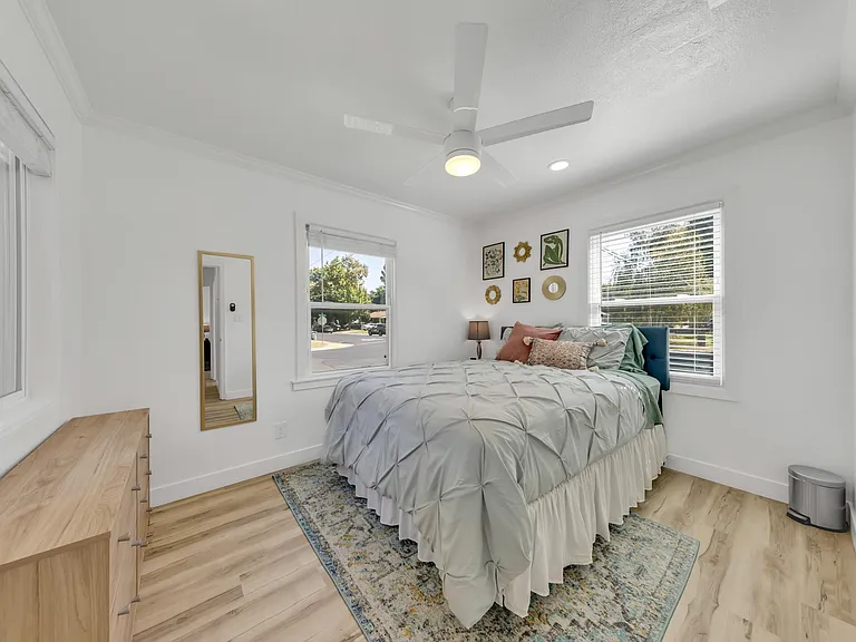 916 Poplar Ave — Photo 41