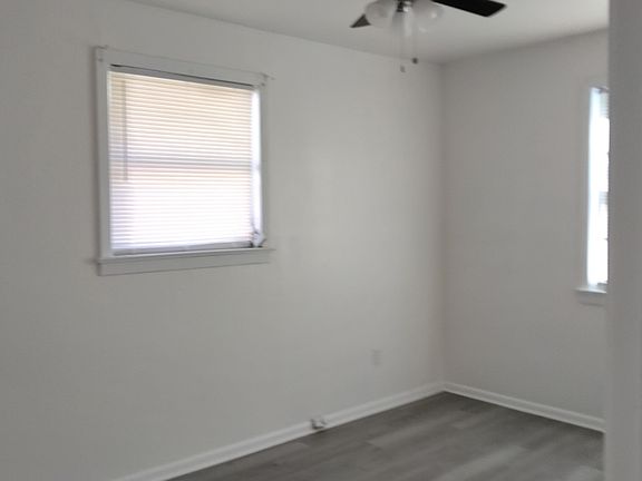 3rd image of 4486 Montclair Rd